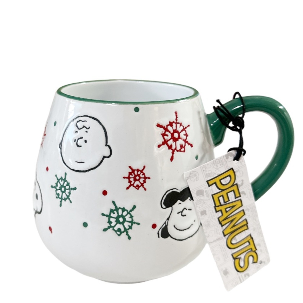 🎉HP🎉 NEW Peanuts CHRISTMAS Mug Featuring Snoopy, lCharlie Brown,Lucy & Woodstock
